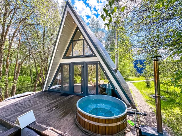 A-Frame и этнодом у реки — глэмпинг «А у реки»