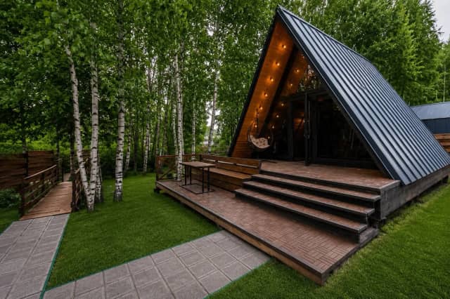 A-Frame «Black Luxe» с чаном — глэмпинг «Берёзовая роща»